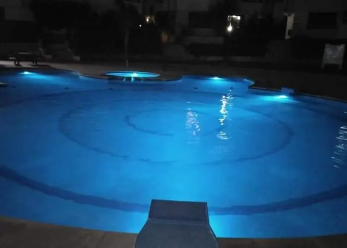 One Bed In Criss Naama Bay Appartamento *